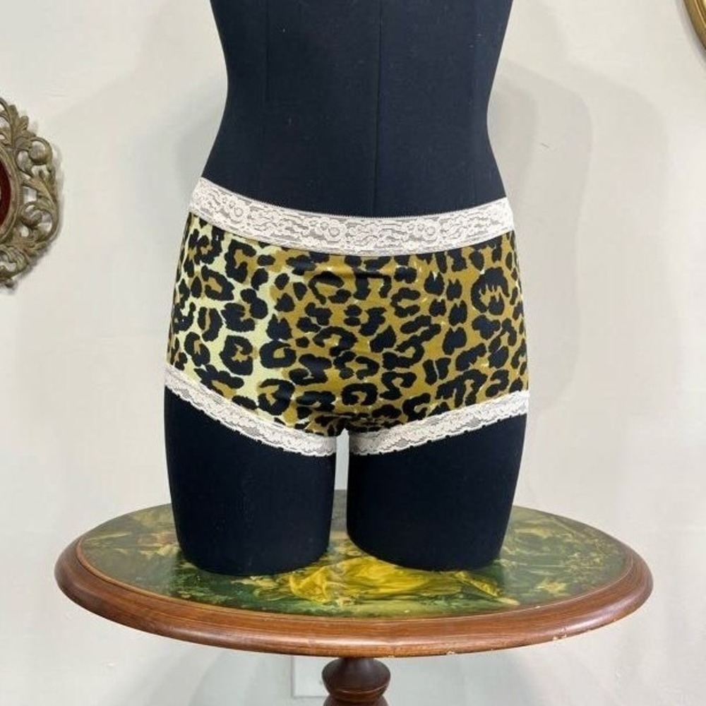 Vintage 90s Leopard Print Lace Trim Nylon Hipster Panties - Size 6 M